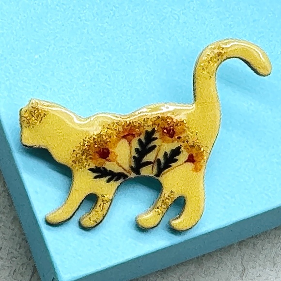 Brand New Little Cute Cat Brooch Cat Lover Gift Brooch Pin Holiday Pin Brooch - Picture 1 of 4